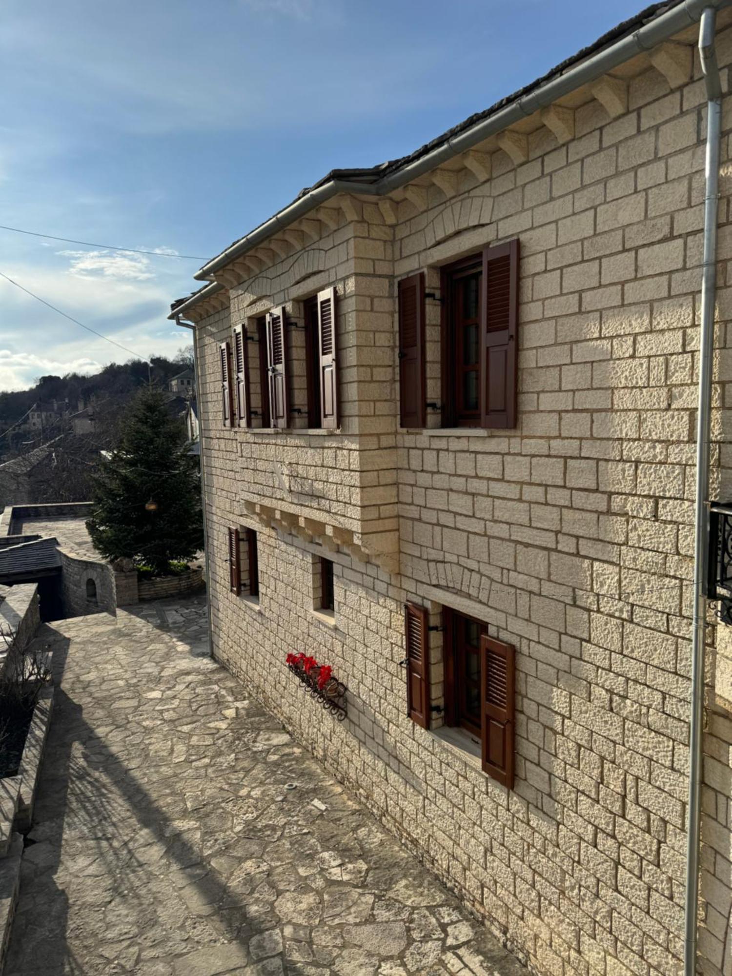 Βίτσα Πετρόκτιστο Αρχοντικό "Ιόλη" Με Θέα Ζαγόρι Villa Eksteriør billede